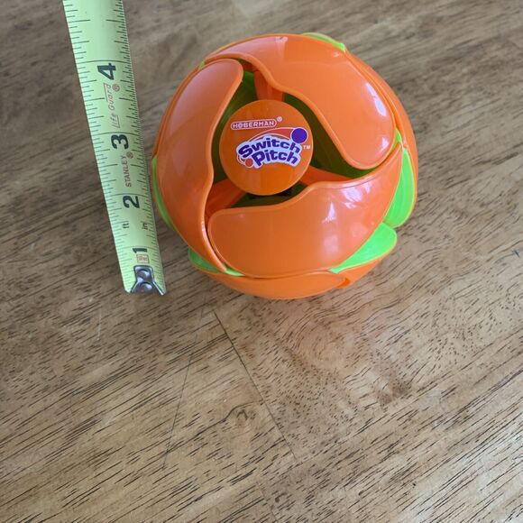 HOBERMAN Switch Pitch‎ Ball Toy ~ 4” ~ Orange/Green ~2003 Vintage - Picture 2 of 3